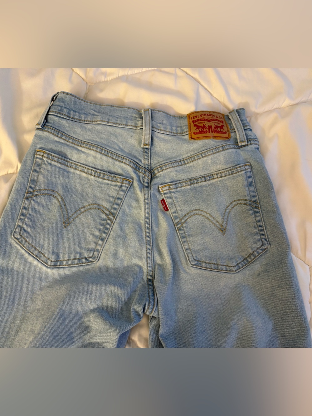 Levi's Women's Light Wash High-Rise Jeans